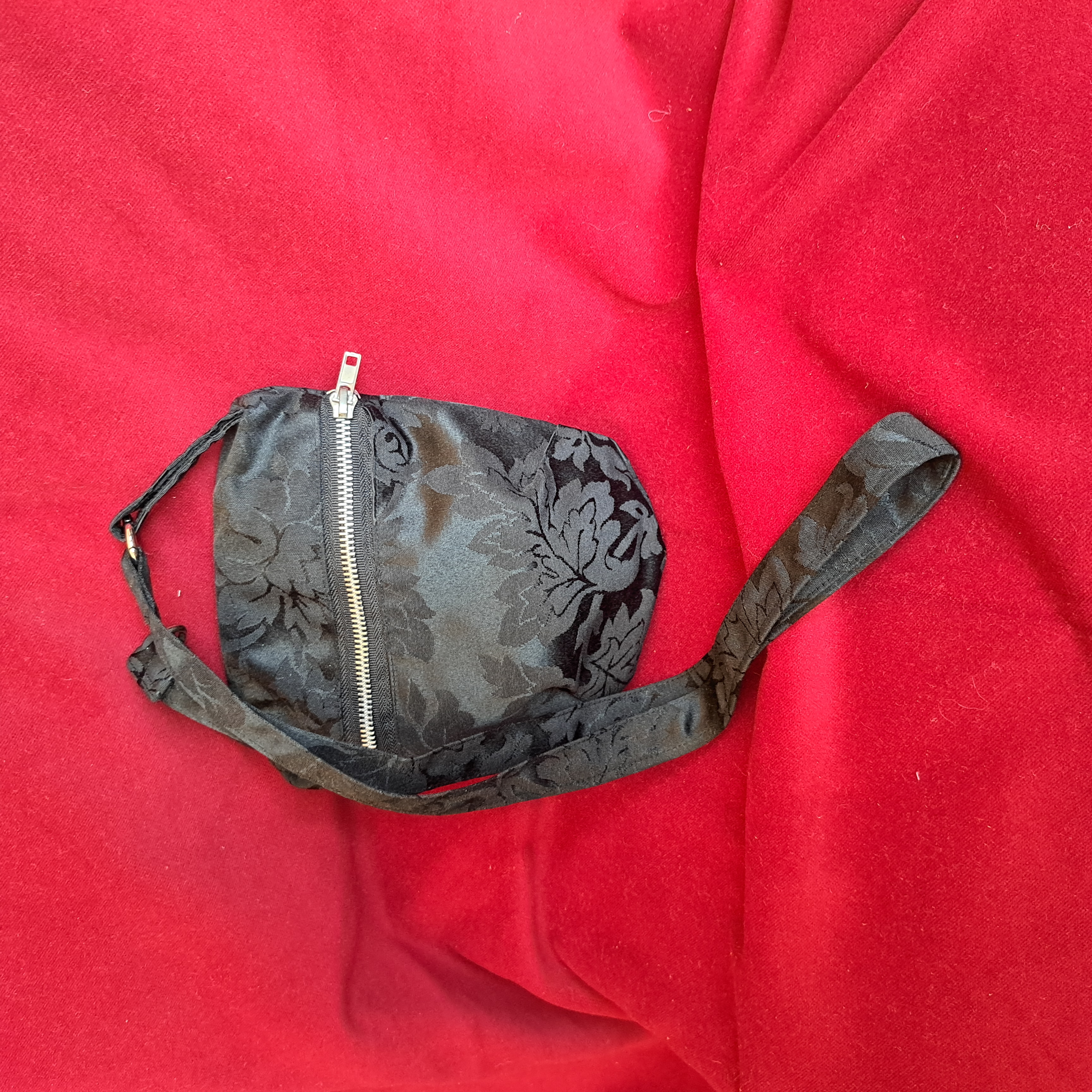 Tragtasche "RUDY" Nr. 146/25 in Damaststoff, Farbe Schwarz